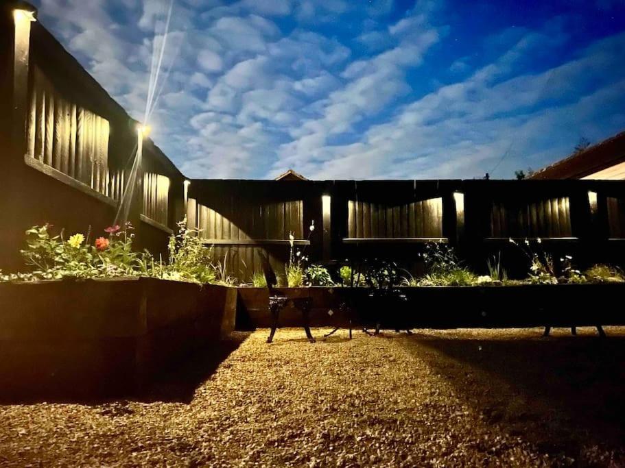 The Saddle Inn, Snetterton Circuit Apartamento *